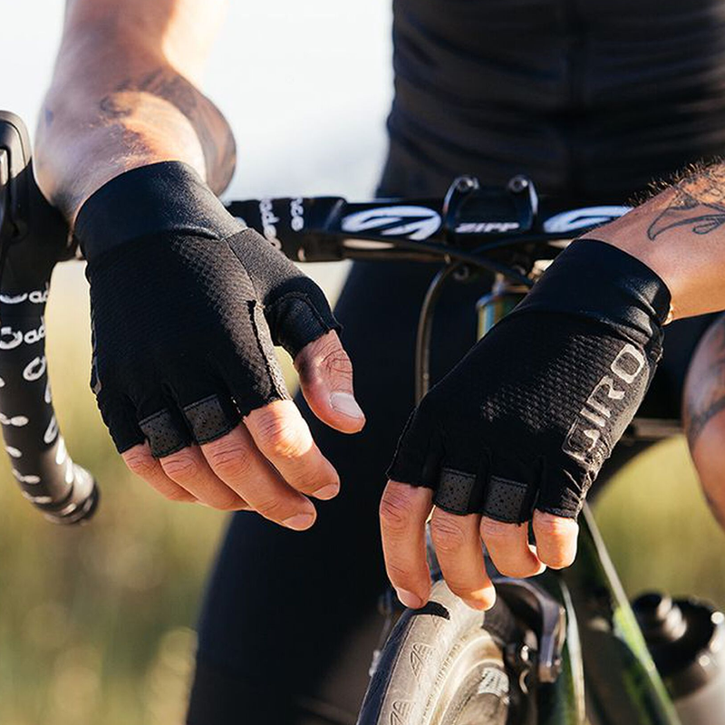 Zero CS, Giro Zero CS Gloves on rider