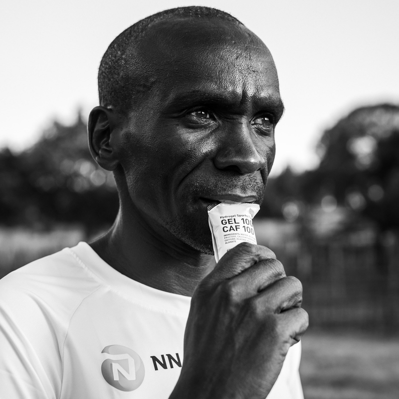 Gel 100 Caf 100, Maurten Gel 100 Caf 100 with athlete 2