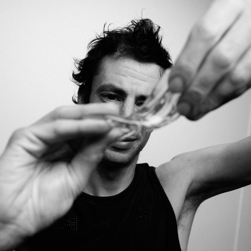 Gel 100 Caf 100, Maurten Gel 100 Caf 100 with athlete