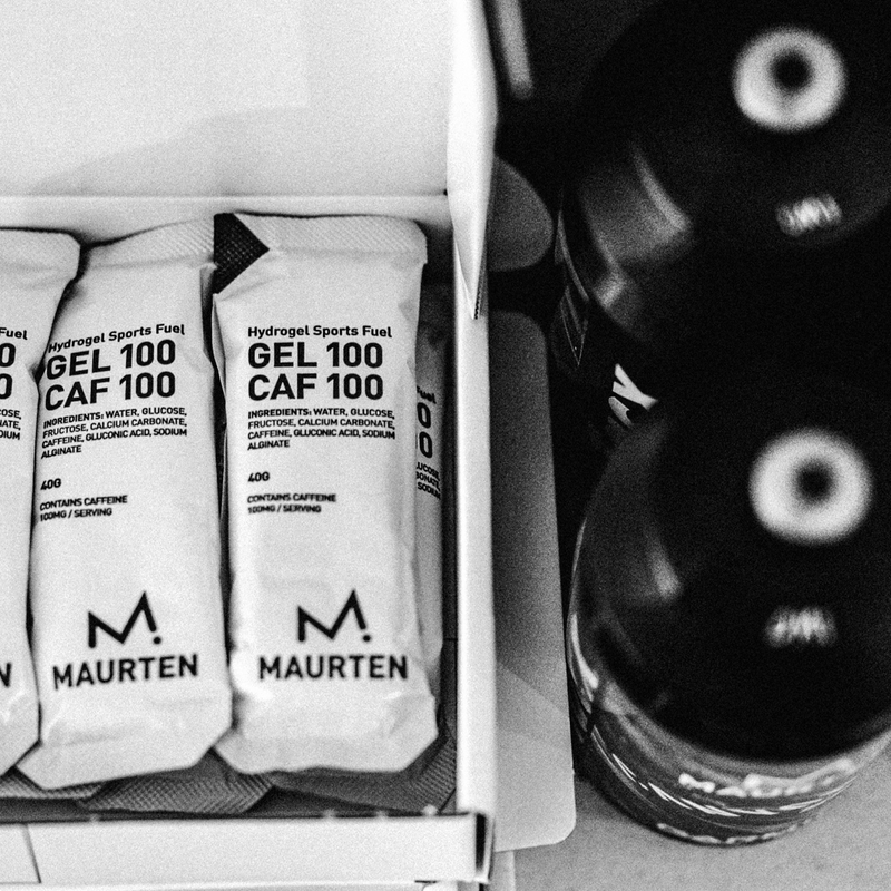 Gel 100 Caf 100, Maurten Gel 100 Caf 100 with waterbottles