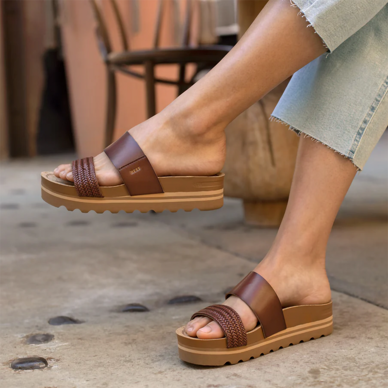 Women's Cushion Vista Hi, Reef Women's Cushion Vista Hi in Chocolate Braid on model