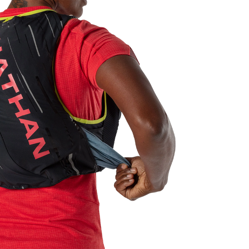 Women's Pinnacle 4L Hydration Vest, Nathan Women's Pinnacle 4L Hydration Vest side pocket
