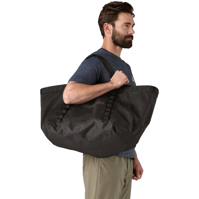 Black Hole Gear Tote 61L, Patagonia Black Hole Gear Tote 61L on shoulder
