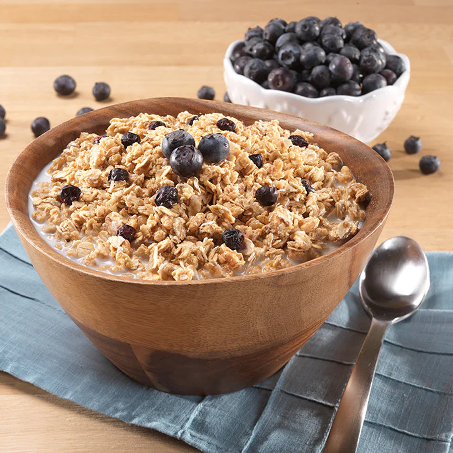 Granola with Milk & Blueberries (2 Servings) alternate view