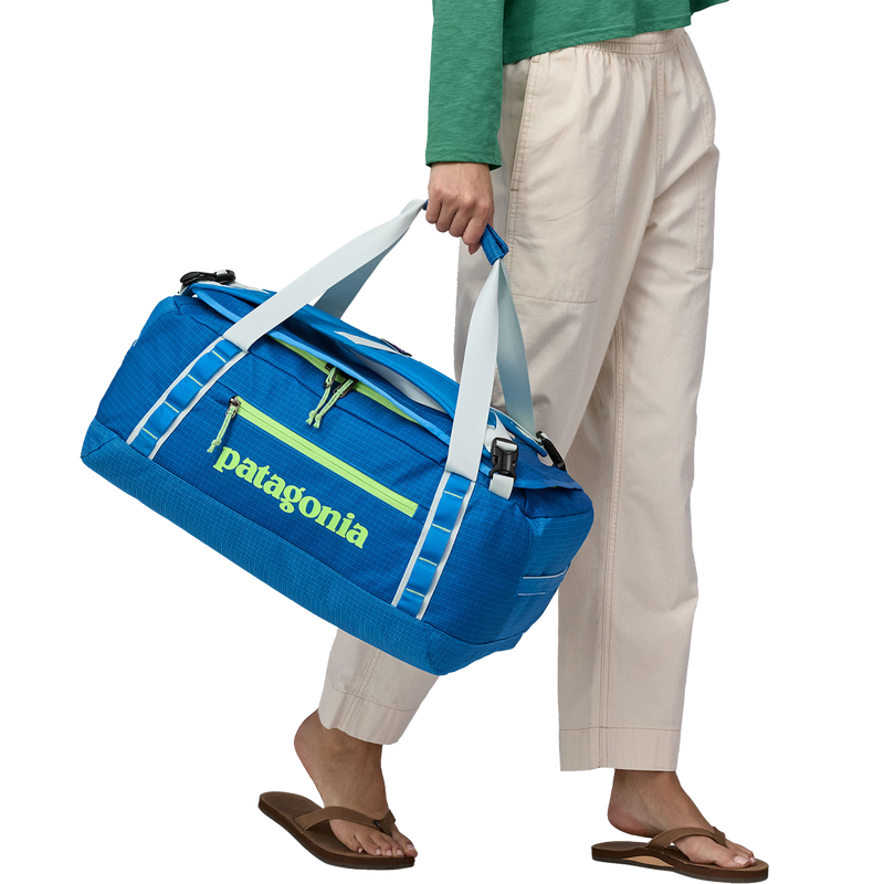 Black Hole Duffel 40L, Patagonia Black Hole Duffel 40L in hand