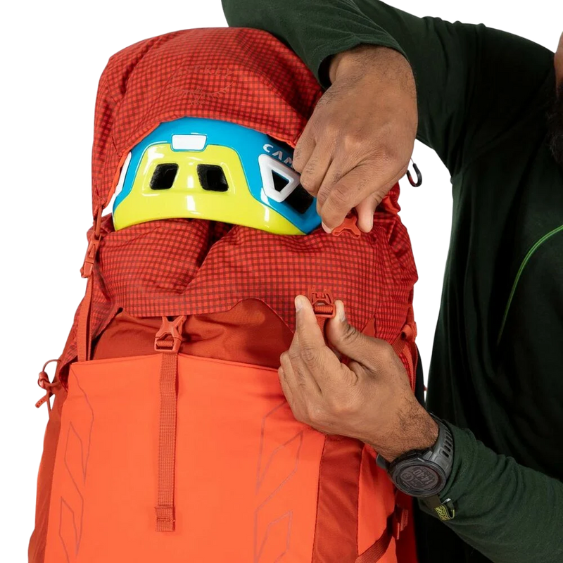 Talon Pro 40, Osprey Talon Pro 40 helmet storage