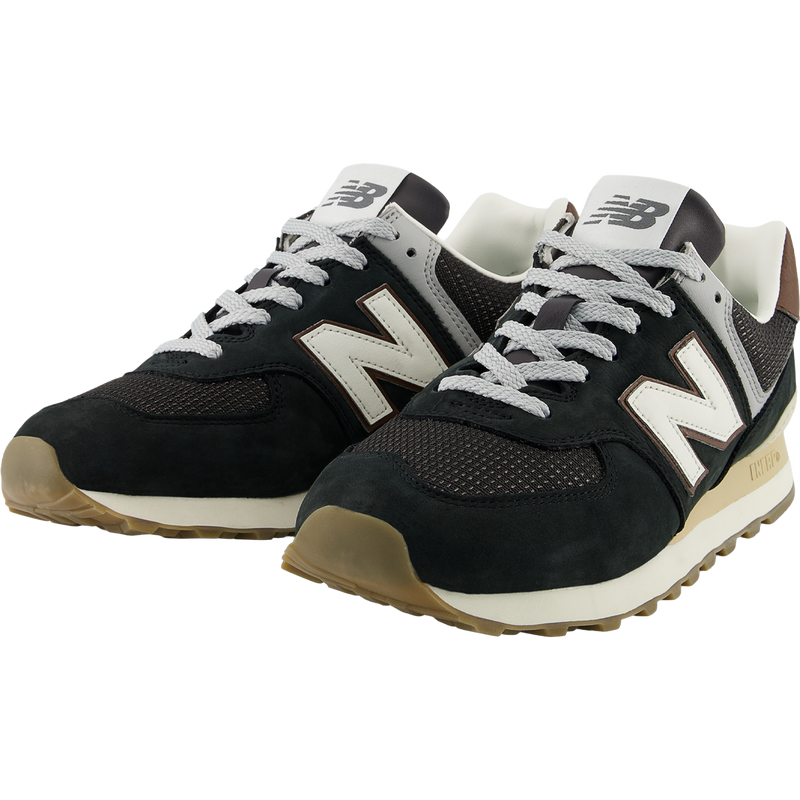574, New Balance 574 3/4 view pair alt image