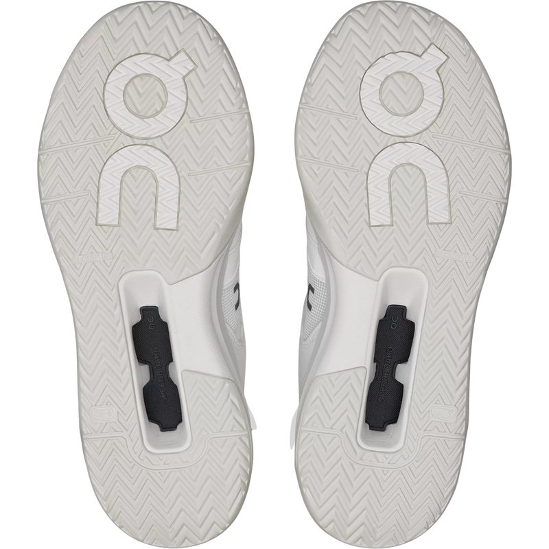 Women's The Roger Clubhouse Pro, On Women's THE ROGER Clubhouse Pro in White/Ice pair bottom
