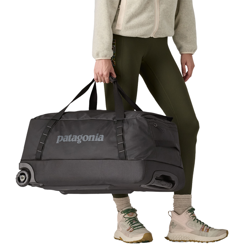 Black Hole Wheeled Duffle Bag 70L, Patagonia Black Hole Wheeled Duffle Bag 70L in hand