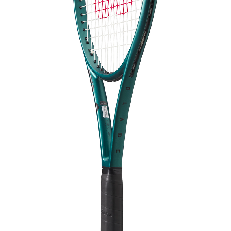 Wilson Blade 100 v9 Racket Demo, Wilson Blade 100 V9.0 close up