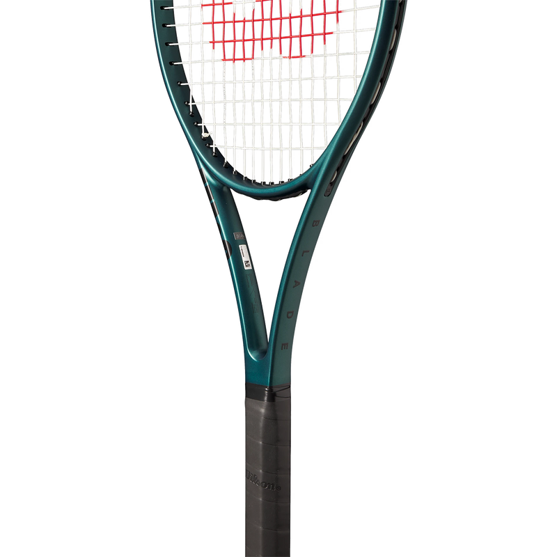 Wilson Blade 104 v9 Racket Demo, Wilson Blade 104 V9.0 close up