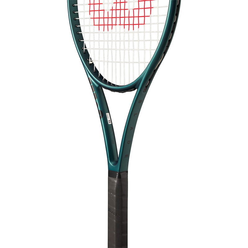 Blade 100L V9.0, Wilson Blade 100L V9.0 close up