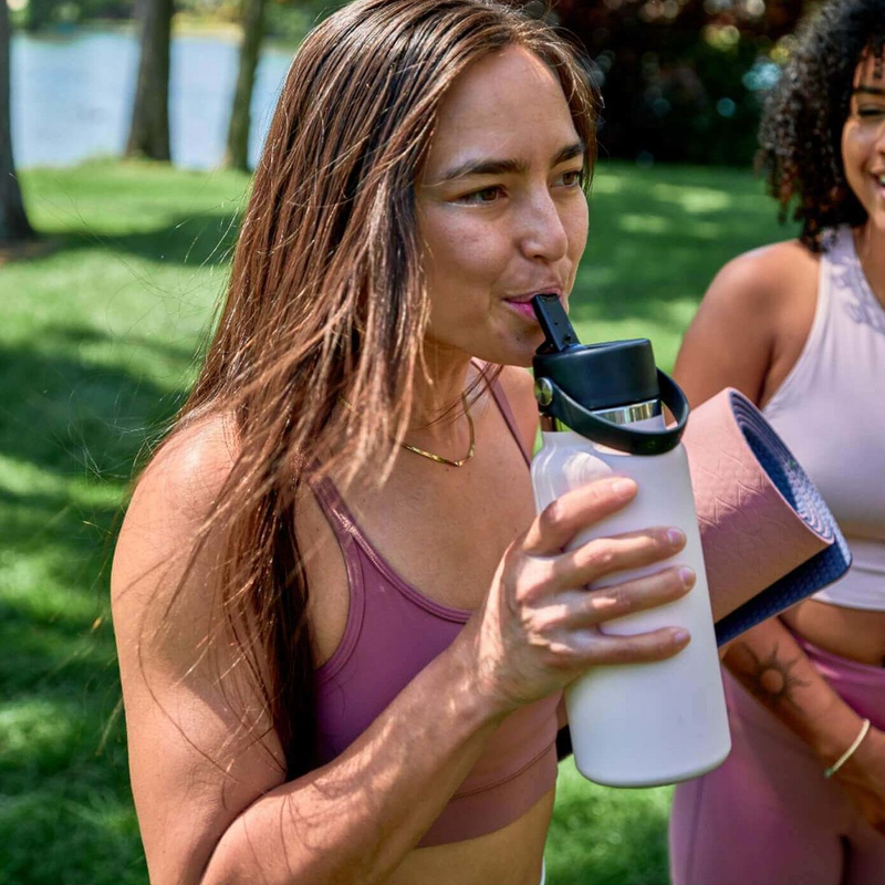 32 oz Wide Mouth with Flex Straw Cap, Hydro Flask 32 oz Wide Mouth with Flex Straw Cap in hand