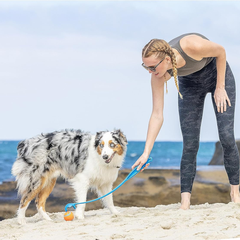 Sport 18M Launcher, ChuckIt Sport 18M Launcher with dog