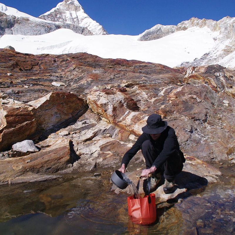 Folding Bucket 20L - Orange, Sea to Summit Folding Bucket 20L - Orange filling