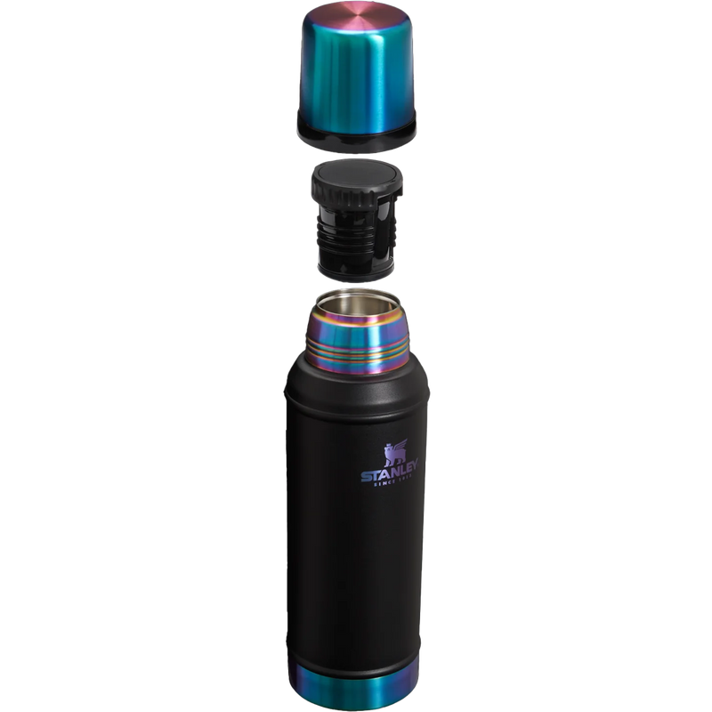 Black Chroma Legendary Classic Bottle 1 Qt, Stanley Black Chroma Legendary Classic Bottle 1 Qt open