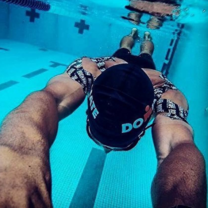 RockTape Go PreCut Extra Sticky, RockTape PreCut Extra Sticky on shoulders and back in pool