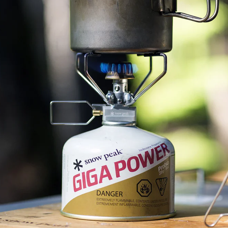 Gigapower Fuel 110 Gold, Snow Peak Gigapower Fuel 250 Gold with stove