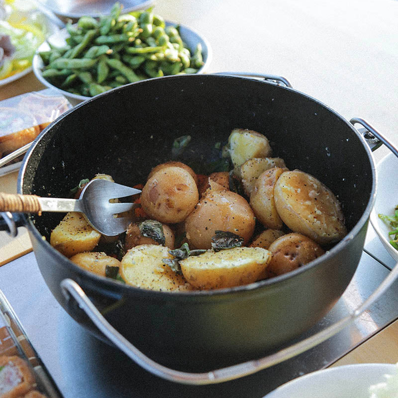Japanese Cast Iron Oven, Snow Peak Cast Iron Oven in kitchen