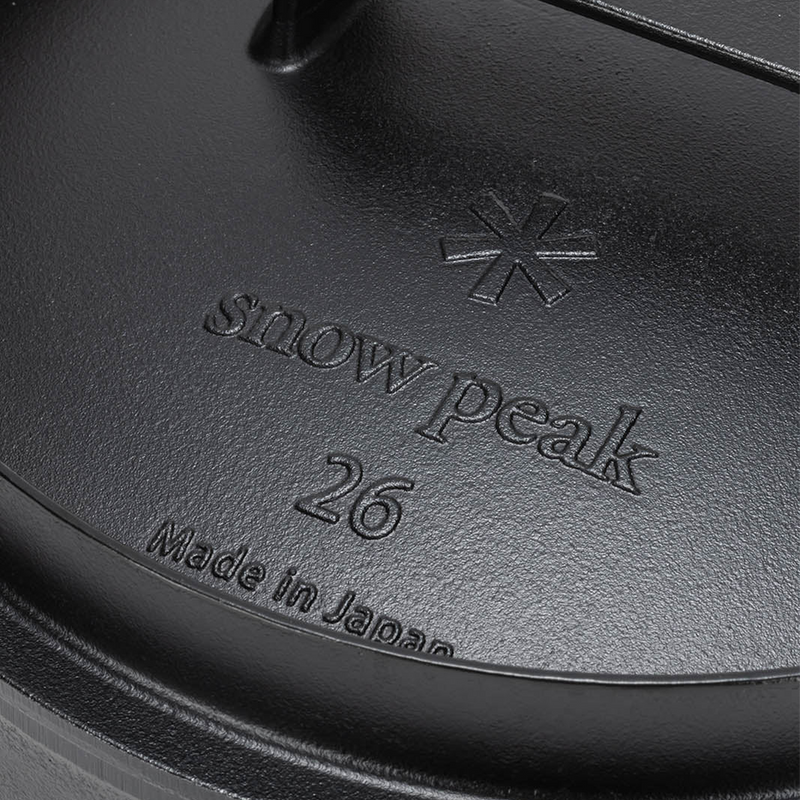 Japanese Cast Iron Oven, Snow Peak Cast Iron Oven logo detail