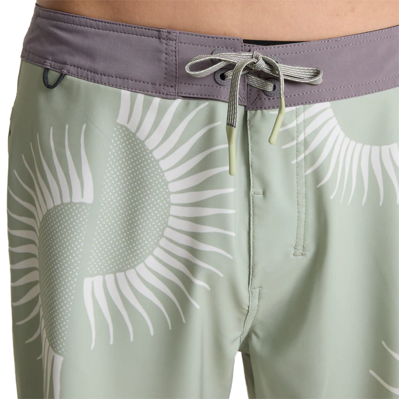 Men's Passage 18.5", Roark Men's Passage 18.5" in SFM-Seafoam front waistband and drawstring