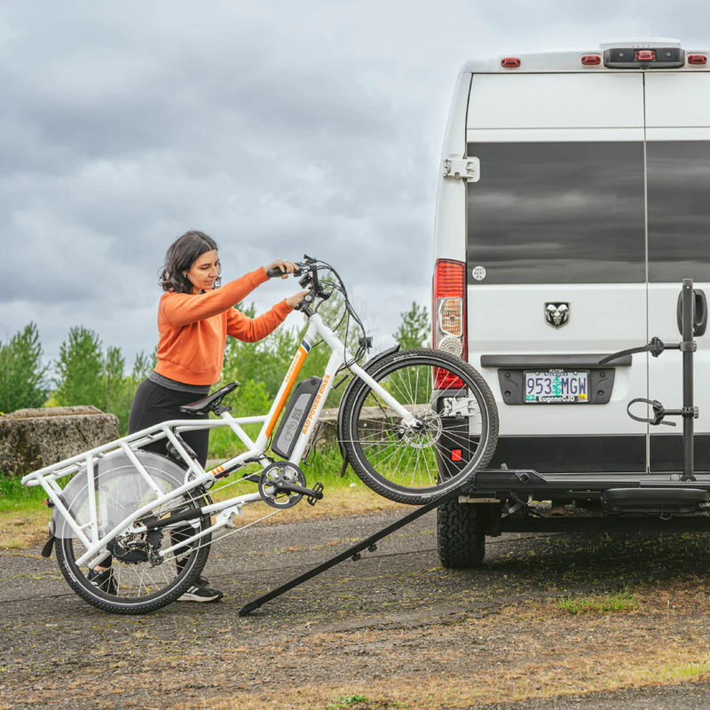 OnRamp LX 2", Yakima OnRamp LX 2" lifestyle