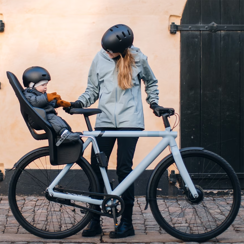 Yepp 2 Maxi Frame Mount, Thule Yepp 2 Maxi Frame Mount in Black with models on bike