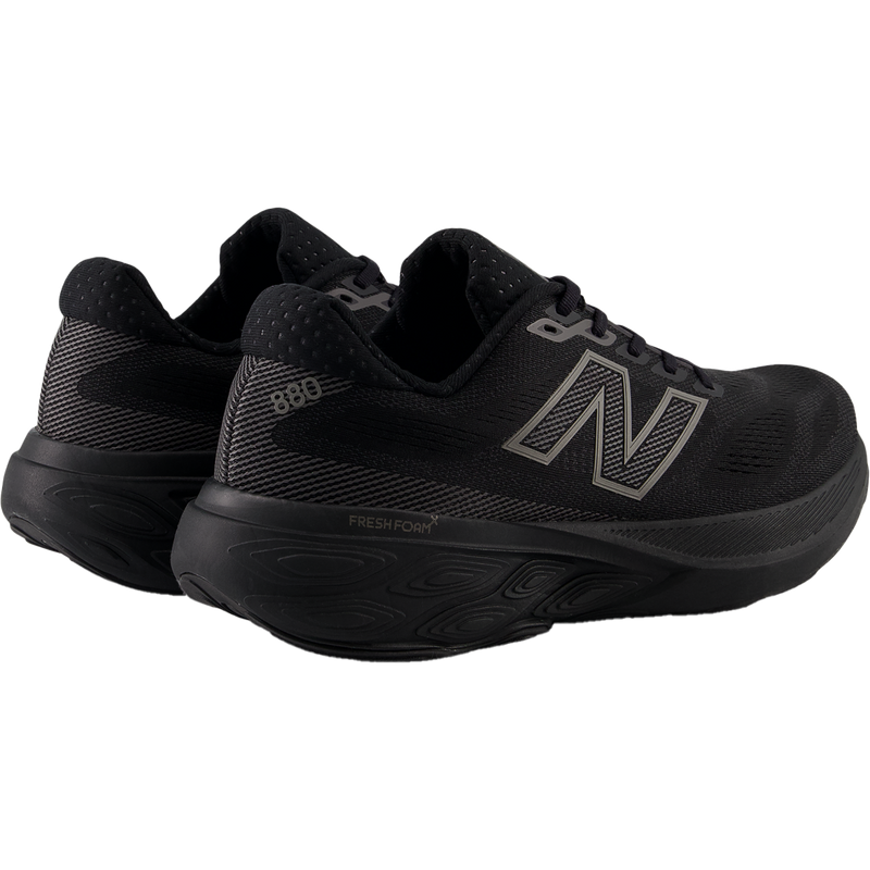Men's Fresh Foam 880 v15, New Balance Fresh Foam X 880v15 pair heels