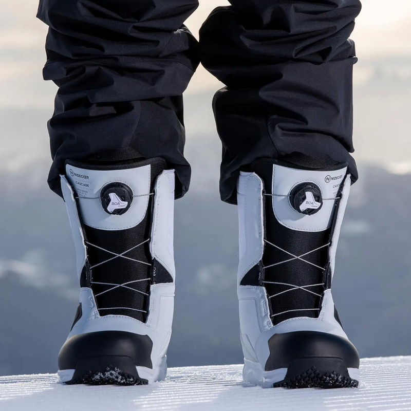 Cascade, Nidecker Cascade on feet cuff up