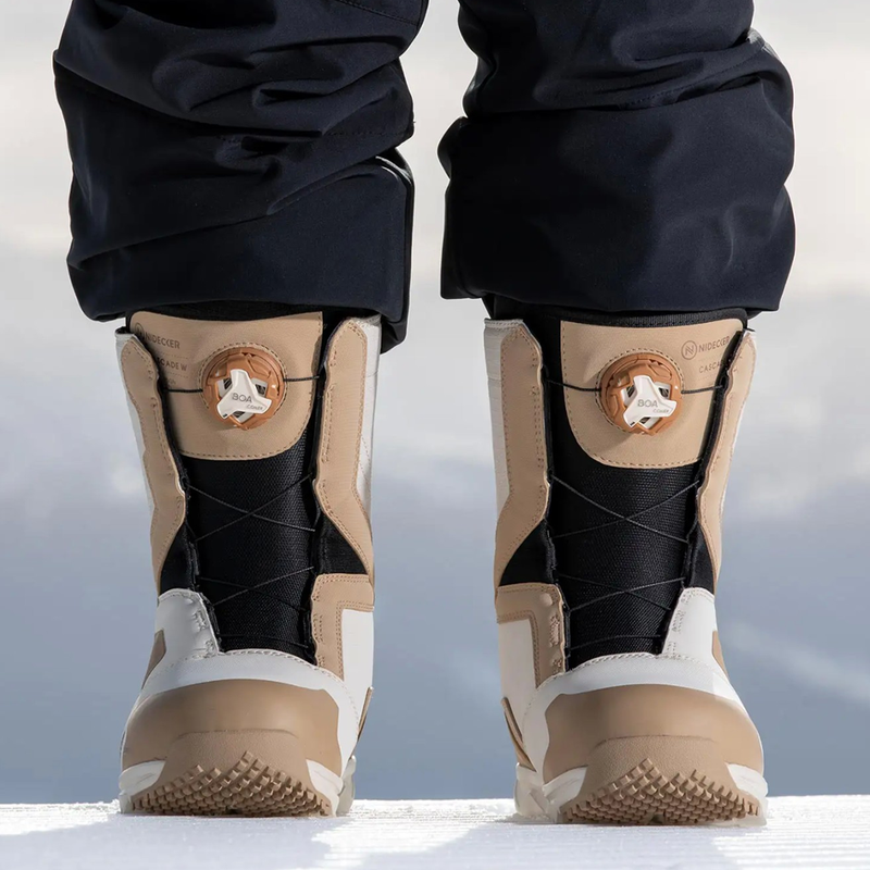 Women's Cascade, Nidecker Women's Cascade on feet cuff up