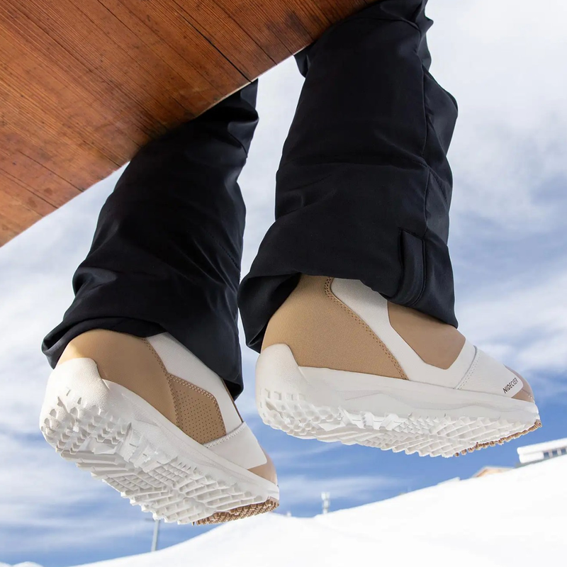 Women's Cascade, Nidecker Women's Cascade on feet bottom