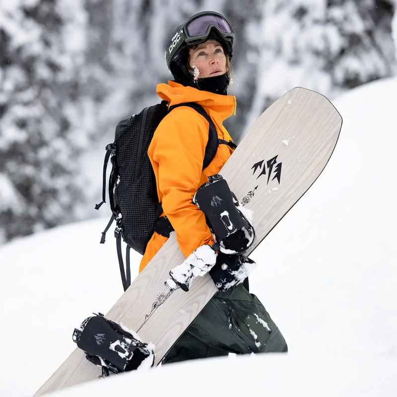 Women's Flagship, Jones Snowboards Women's Flagship in hand
