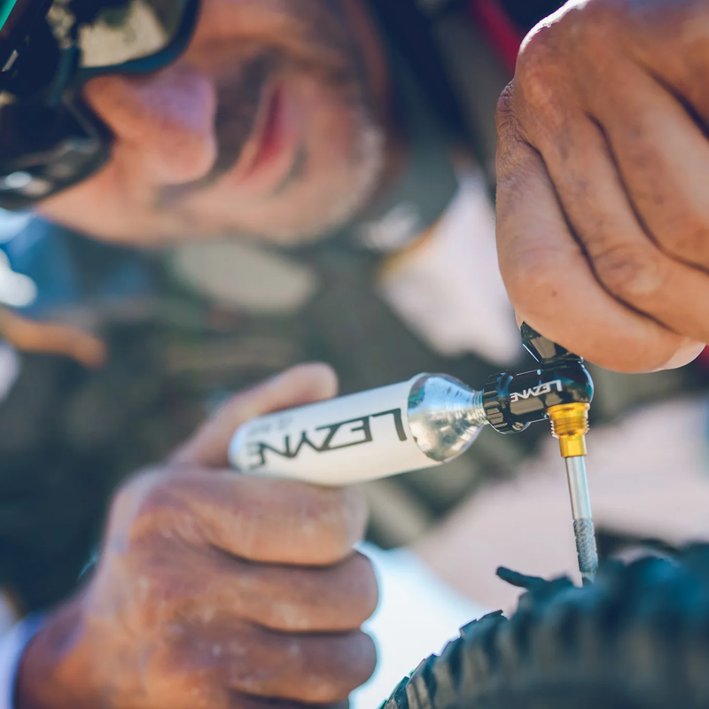 20g CO2 Cartridge, Lezyne 20g CO2 Cartridge pumping tire