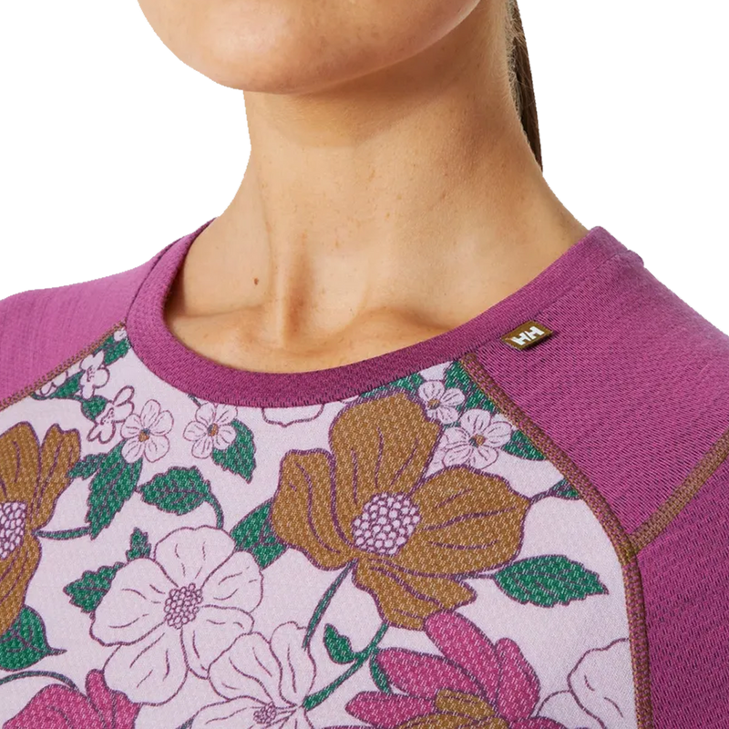 Women's LIFA Merino Midweight Graphic Crew, Helly Hansen Women's LIFA Merino Midweight Graphic Crew collar