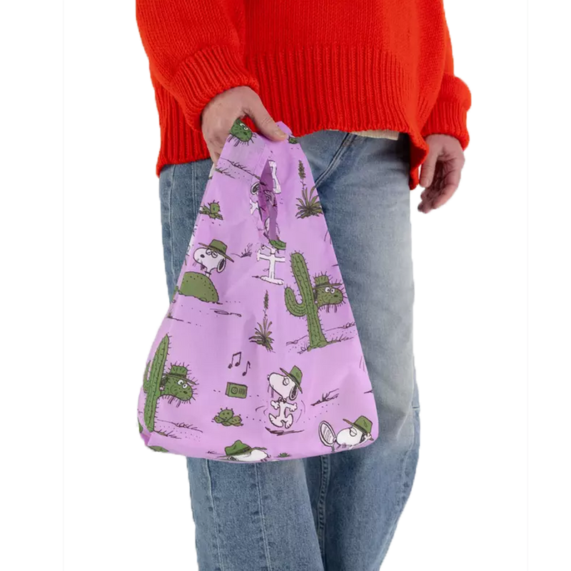 Baby Baggu, BAGGU Baby Baggu in hand