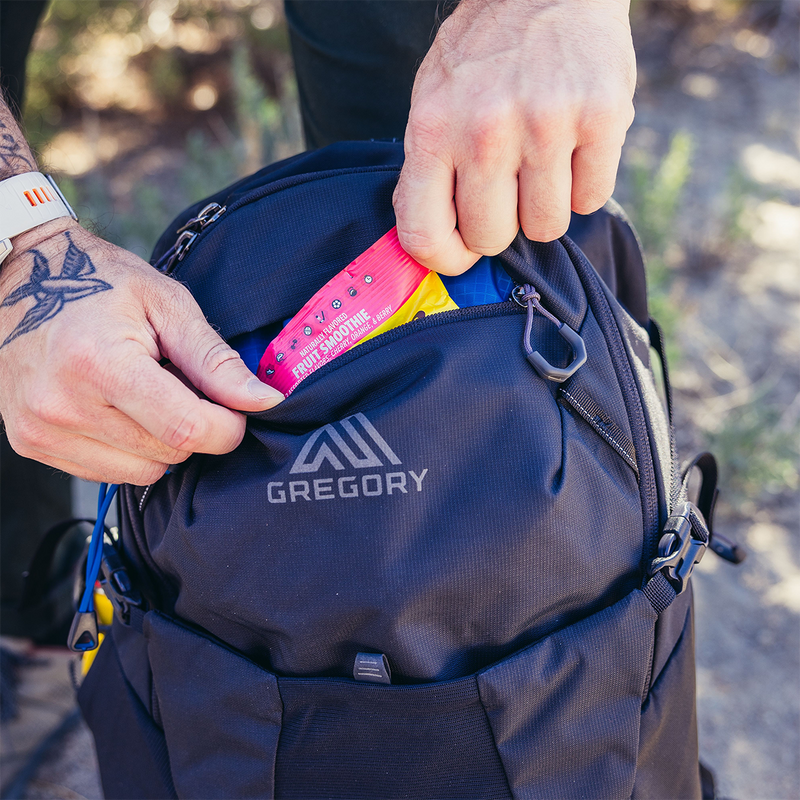 Kiro 24, Gregory Kiro 24 in Alpine Black top pocket
