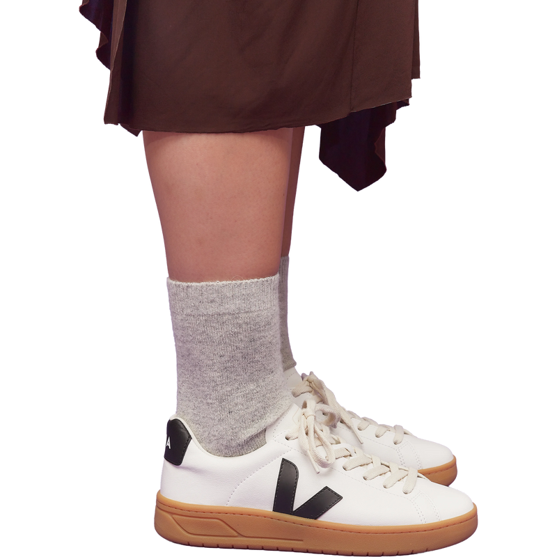 Women's Urca, Veja Women's Urca in White Black Natural on model right profile