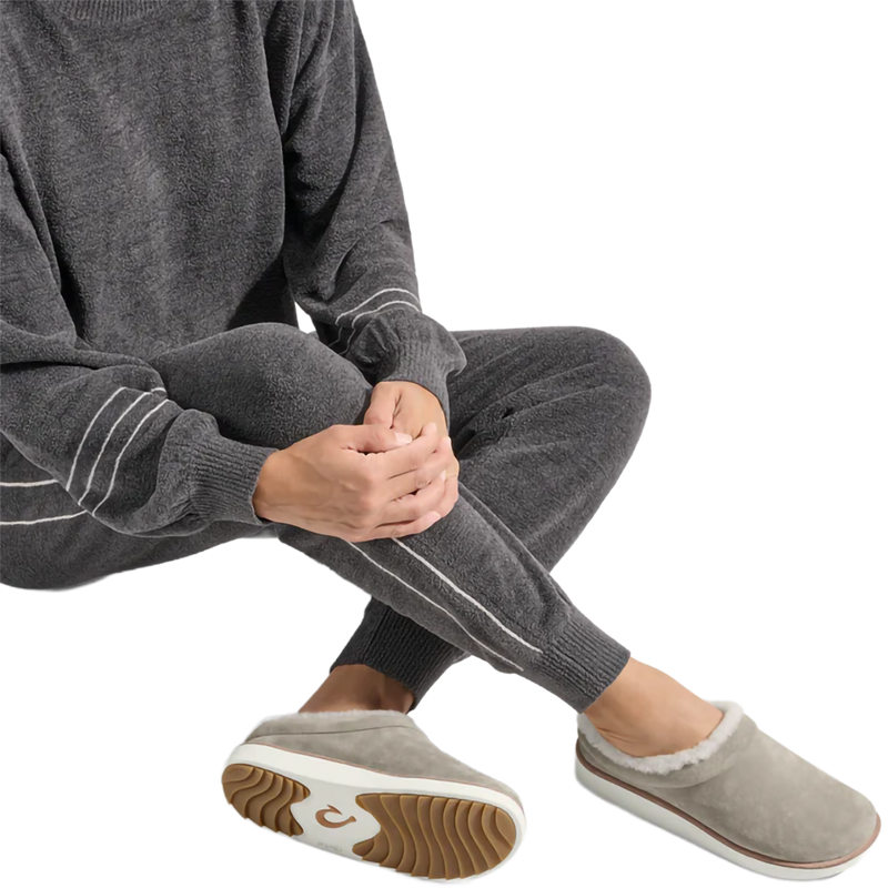 Women's Mani, OluKai Women's Mani in TGGS Taupe Grey on model