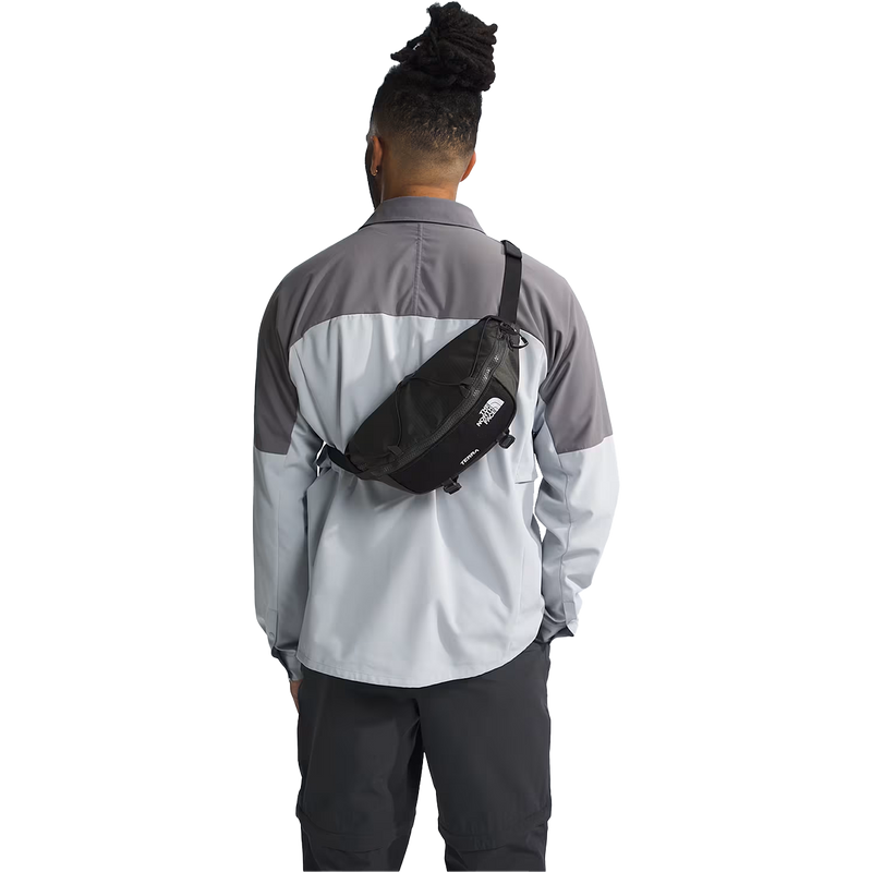 Terra Lumbar 3L, The North Face Terra Lumbar 3L in 4JK-Asphalt Grey/TNF Black  on model