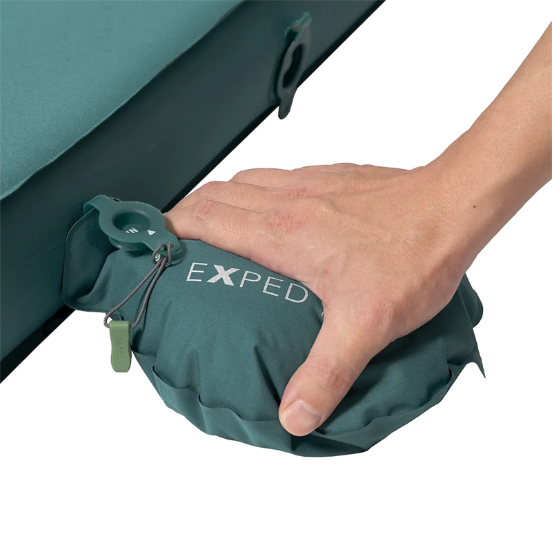 MegaMat Duo Queen, Exped MegaMat Duo Queen in cypress with hand pump