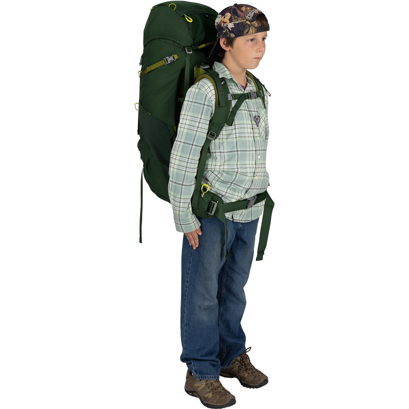 Youth Ace 50, Osprey Youth Ace 50 in Green Canopy/Matcha Green on model