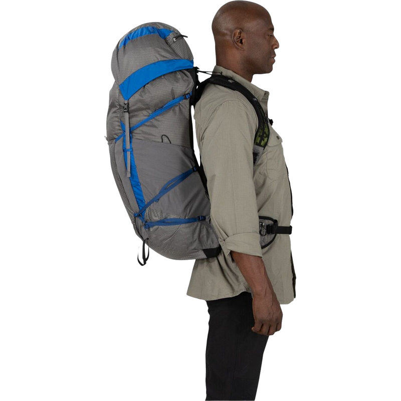 Exos Pro 55, Osprey Exos Pro 55 in Dale Grey/Agam Blue on model right