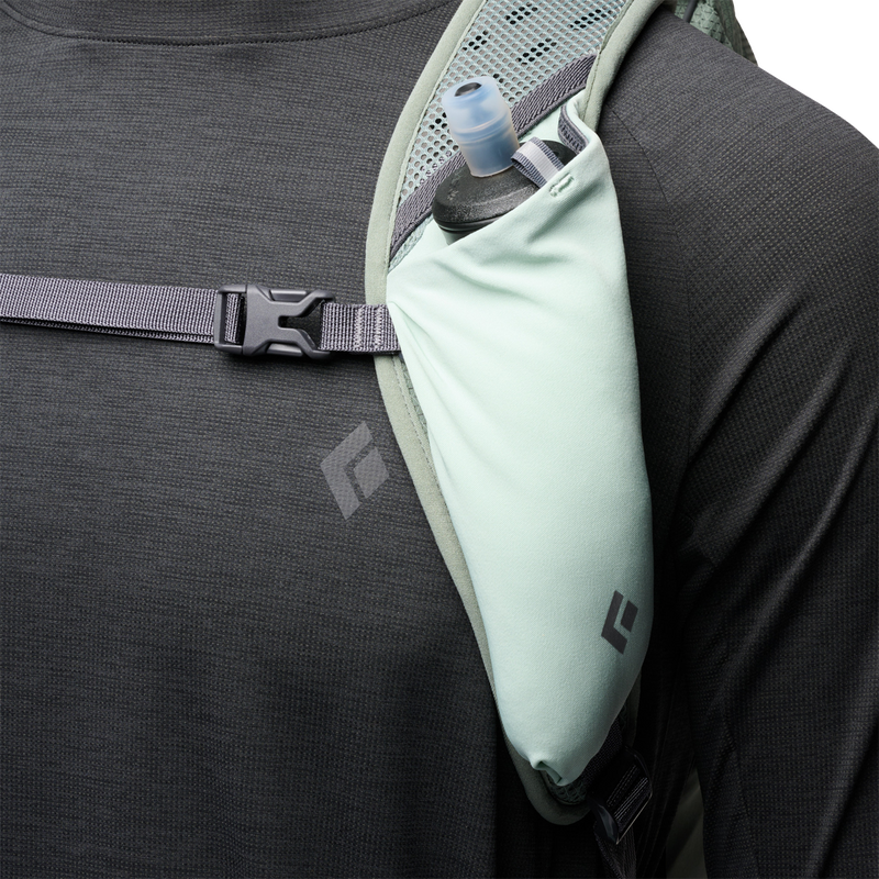 Trail Vista 20 Backpack, Black Diamond Trail Vista 20L piolet holder strap pocket