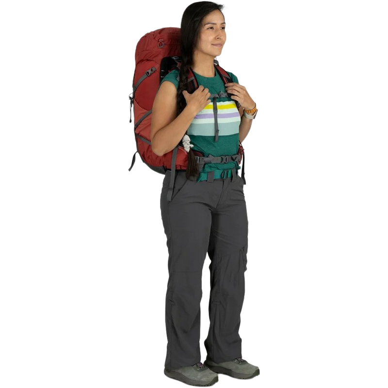 Women's Tempest 33, Osprey Women's Tempest 33 front on model
