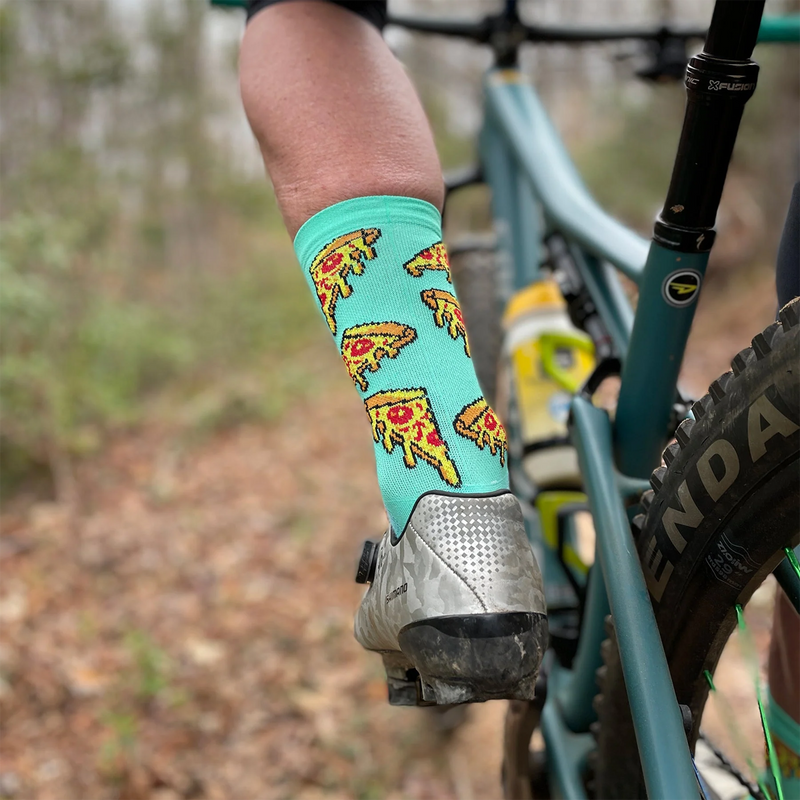Aireator 6" Pizza, DeFeet Aireator 6" Pizza Lifestyle