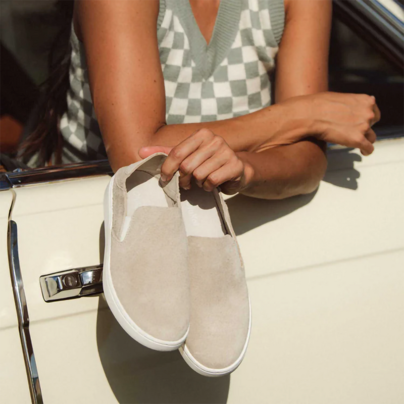 Women's Pehuea Luxe, OluKai Women's Pehuea Luxe in 2020-Tapa/Tapa with model
