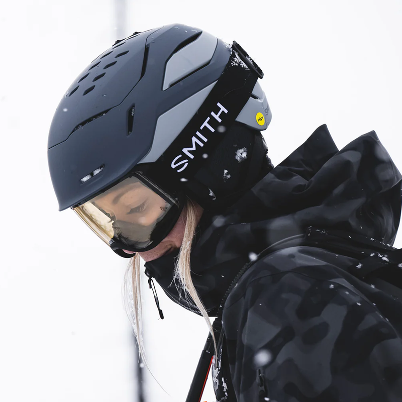 Vantage 2 MIPS, Smith Sport Optics Vantage 2 MIPS side view on rider