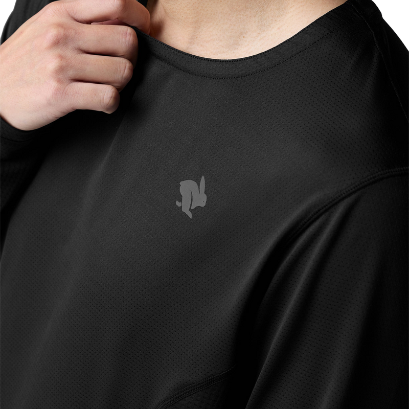 Men's Tempo Tee Long Sleeve, Rabbit Men's Tempo Tee Long Sleeve Front Logo