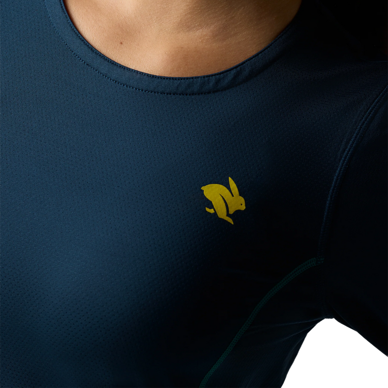 Women's Tempo Tee Long Sleeve, Rabbit Women's Tempo Tee Long Sleeve Front Logo