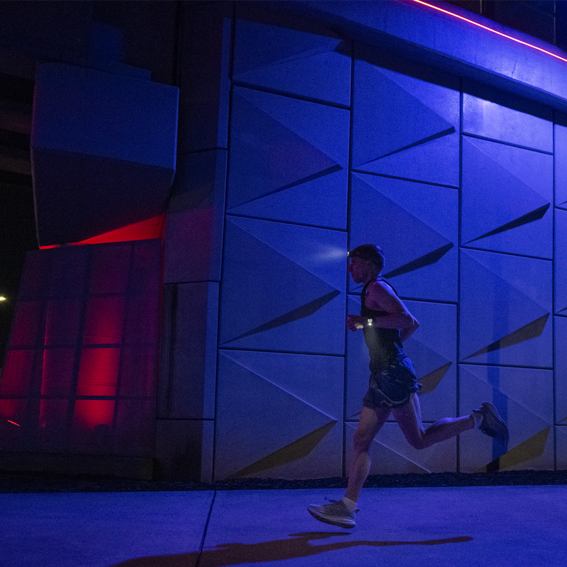 Forerunner 970, Garmin Forerunner 970 runner at night